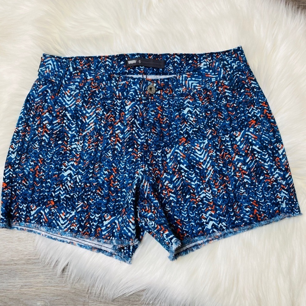 Women’s Levi’s Patterned Jean Shorts size 6